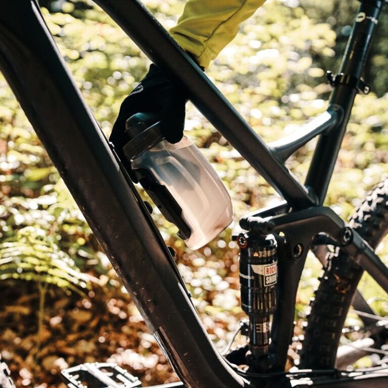 Container With Magnetic Base Fidlock Twist Bottle + Bike Base | 450ml - Wheelbase