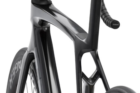 Trek_Madone_SL_6_AXS_Gen_8_Black_4