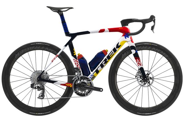 2026 Trek Madone SLR 9 AXS Gen 8 : White/ICON Couler : XS