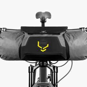 apidura-backcountry-accessory-pocket-4l-on-bike-1