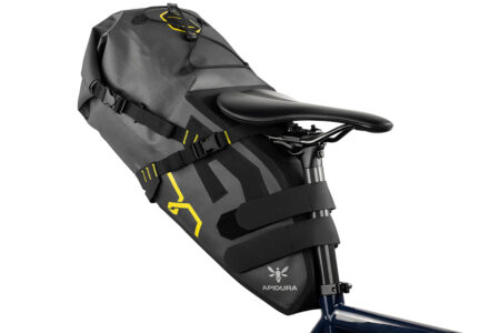 apidura-expedition-saddle-pack-17l-on-bike-2-hires