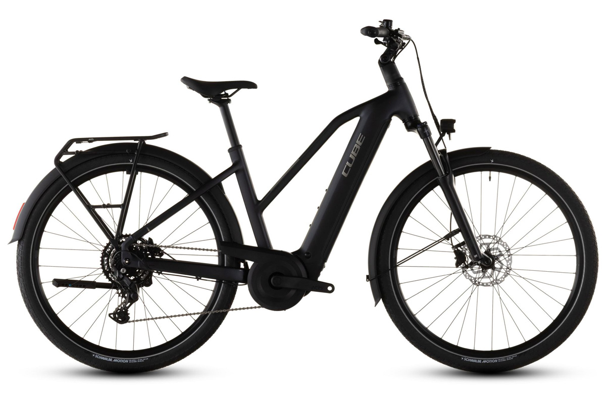 Cube-Touring_Hybrid_One_600_Trapeze_Coal_1