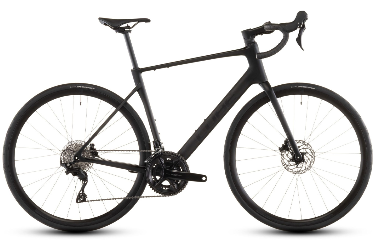 Cube_Attain_C62_Race_Black_1