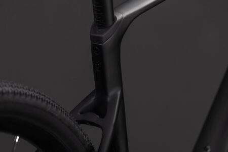 Cube_Nuroad_C62_One_Blackline_3