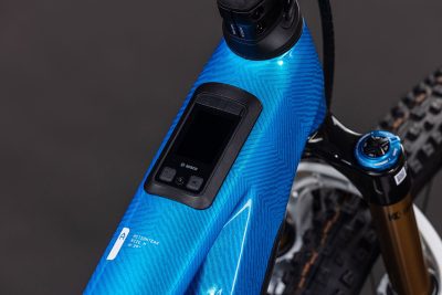 Cube_Reaction_Stereo_Hybrid_One44_HPC_AT_800_Blue_ActionTeam_2_V2