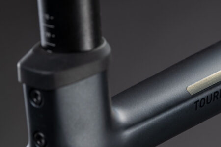 Cube_Touring_Hybrid_One_600_Coal_4