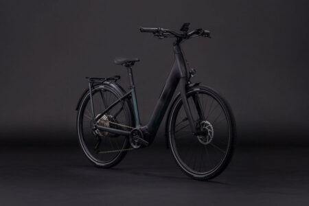 Kathmandu_Hybrid_C62_SLX_400X_LiquidBlack_2