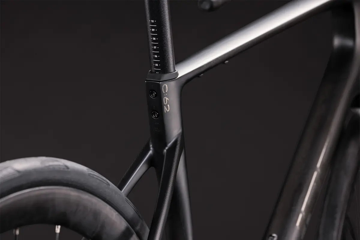 Attain_C62_Race_Carbon_3