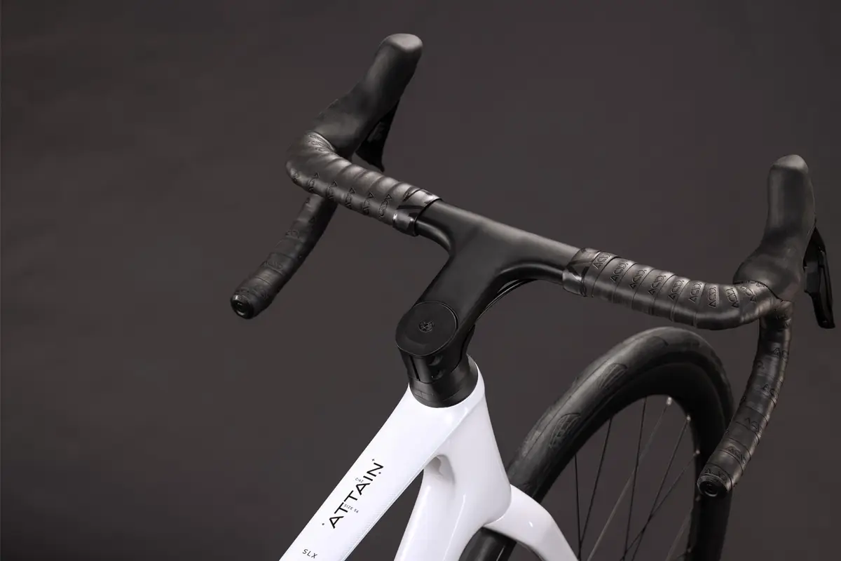 Attain_C62_SLX_White_2