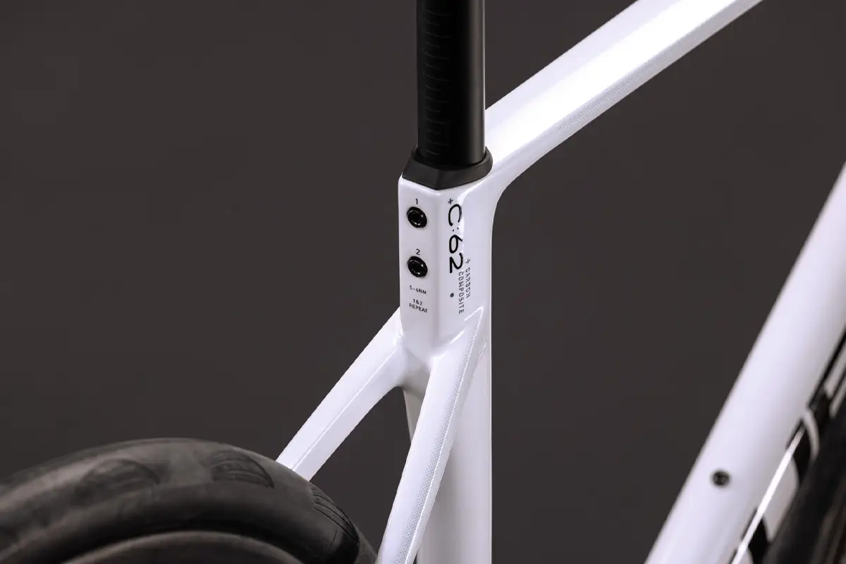 Attain_C62_SLX_White_4
