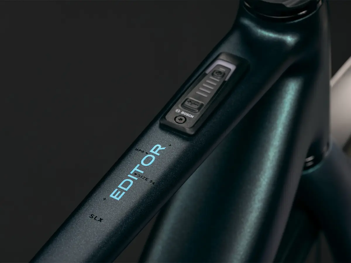 Editor_Hybrid_SLX_400X_FE_Glitterteal_3