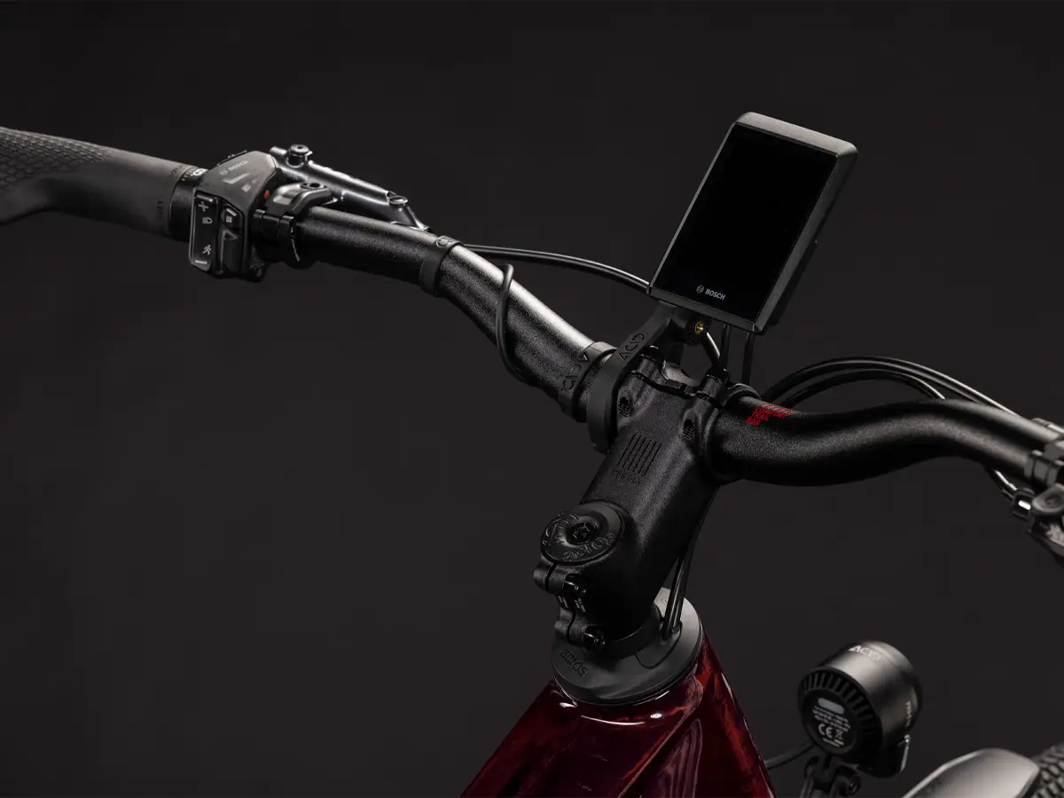 Kathmandu_Hybrid_C62_SLX_400X_Liquidred_2