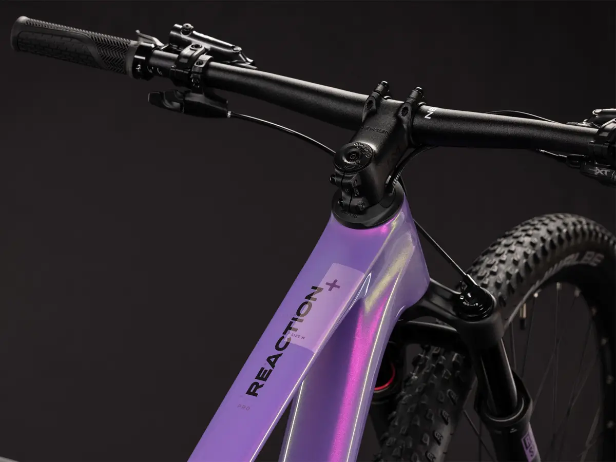Reaction_C62_Pro_Cosmicpurple_2