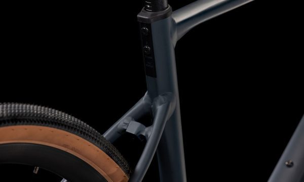 2025 Cube Nuroad Pro : Night : L (58cm)