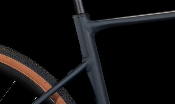 2025 Cube Nuroad Pro : Night : L (58cm)