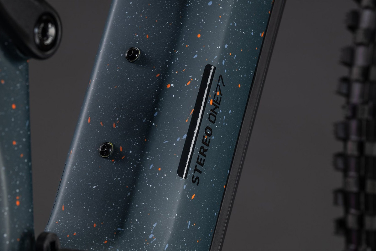 cube-stereo-hybrid-one77-hpc-slt-800_galaxy_orange_4