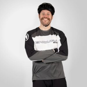 MT500-burner-lite-longsleeve-BLK-3