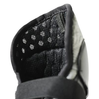 Fox_Pee_Wee_Titan_Knee_Shin_Pads_Black_4