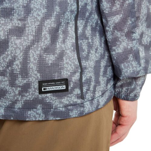 Madison_Roam_Womens_Lightweight_Jacket_Camo_3