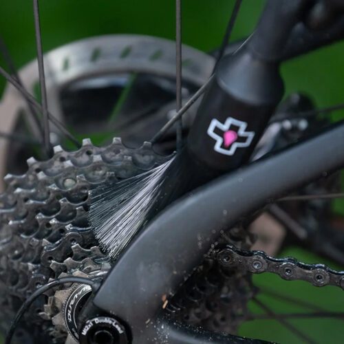 muc-off-drivetrain-brush-2
