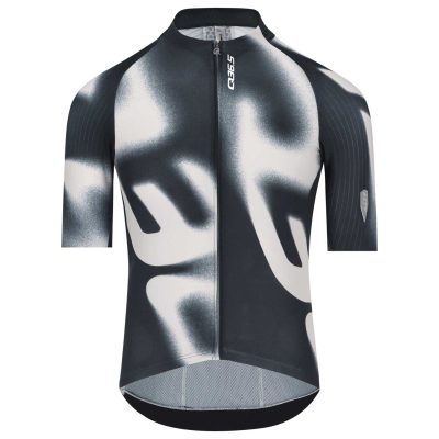 Q365_Gregarius_Pro_Big_Logo_Jersey_Black_1